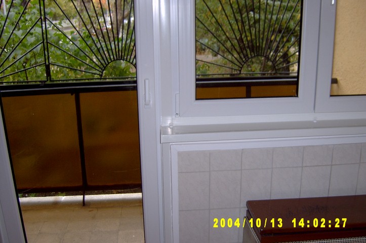 Műanyag erkély ajtó és ablak tokba szerelés